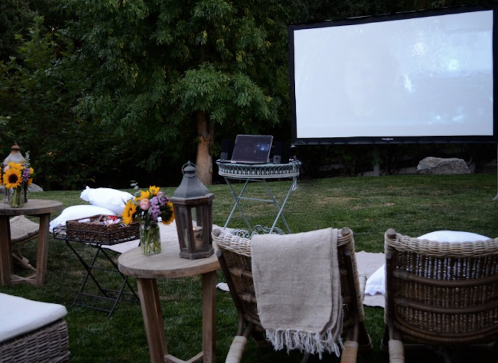 How to Use a Screen Projector for Your Outdoor Movie Night